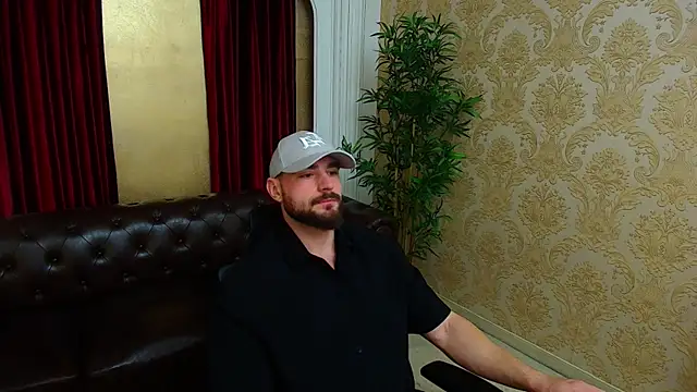 Snapshot of AdamJamesonn chatting on November 30, 5:30 am AdamJamesonn online show from November 30, 5:30 am