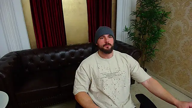 Snapshot of AdamJamesonn chatting on December 4, 7:40 am AdamJamesonn online show from December 4, 7:40 am