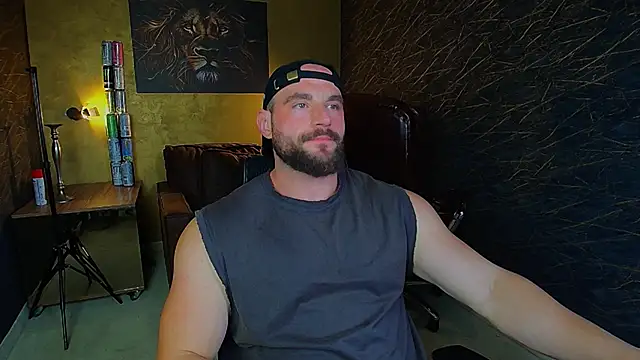 Snapshot of AdamJamesonn chatting on June 4, 5:56 am AdamJamesonn online show from June 4, 5:56 am