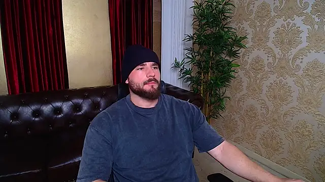 Snapshot of AdamJamesonn chatting on November 13, 6:06 am AdamJamesonn online show from November 13, 6:06 am