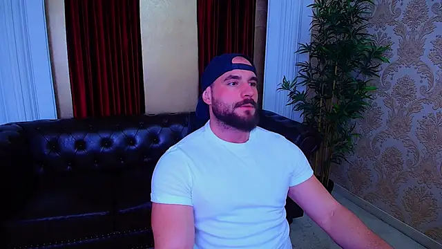 Snapshot of AdamJamesonn chatting on October 27, 5:19 am AdamJamesonn online show from October 27, 5:19 am