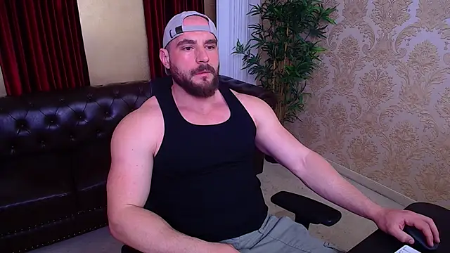 AdamJamesonn online show from April 18, 5:32 am