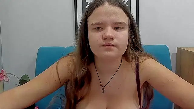 Snapshot of AdeleCruz chatting on February 4, 1:06 pm AdeleCruz online show from February 4, 1:06 pm