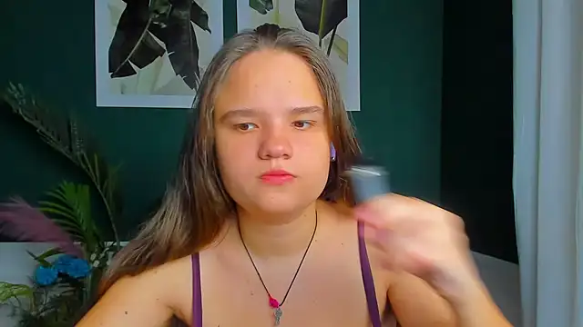 AdeleCruz online show from April 12, 9:12 am