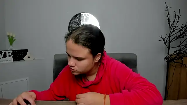 AdeleCruz online show from November 16, 1:05 pm