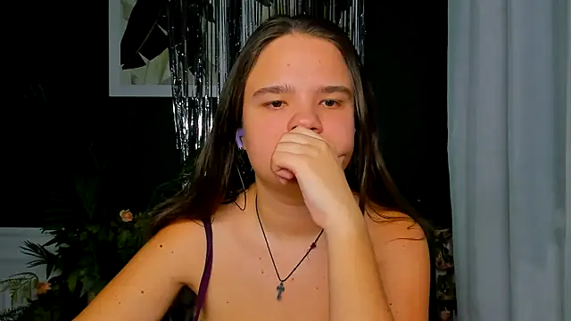 AdeleCruz online show from March 7, 9:59 am