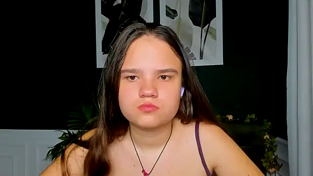 AdeleCruz online show from May 2, 11:59 am
