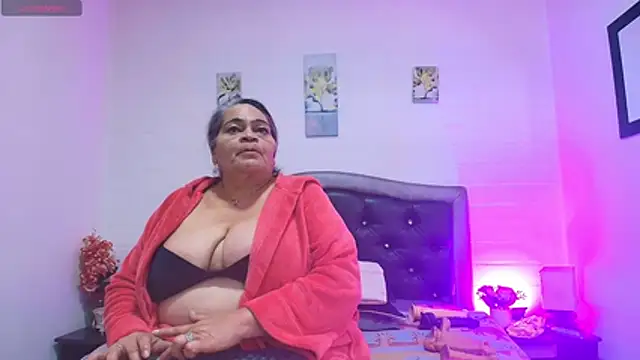 Snapshot of VickyBoobss chatting on July 15, 2:18 am VickyBoobss online show from July 15, 2:18 am