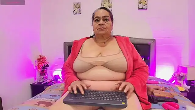 VickyBoobss online show from May 29, 12:11 pm