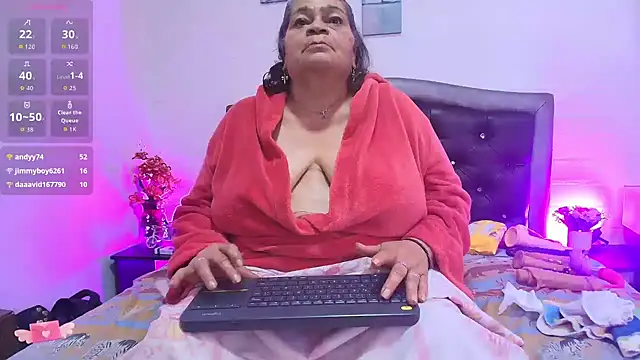 Snapshot of VickyBoobss chatting on July 16, 8:55 am VickyBoobss online show from July 16, 8:55 am