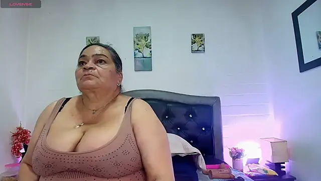 VickyBoobss online show from May 12, 7:20 pm