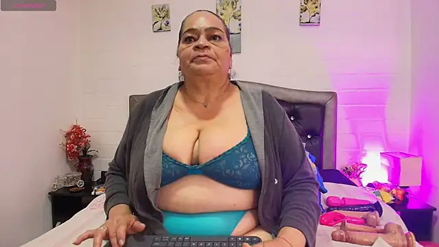 VickyBoobss online show from May 23, 12:26 pm
