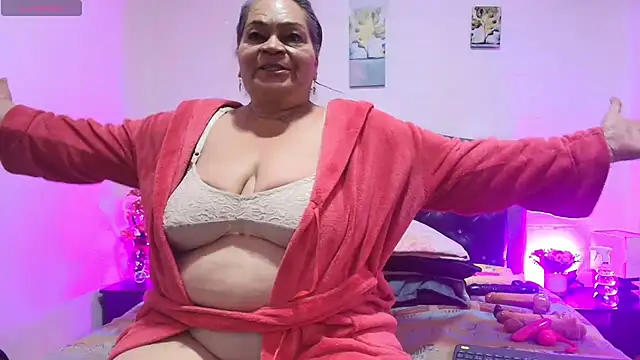 Snapshot of VickyBoobss chatting on July 18, 1:47 am VickyBoobss online show from July 18, 1:47 am