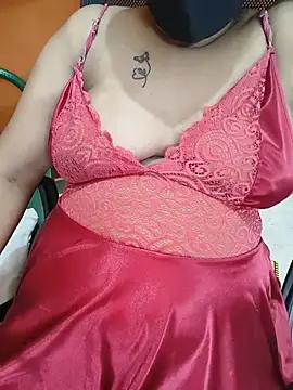 Snapshot of Lolitatamil chatting on June 5, 7:19 pm Lolitatamil online show from June 5, 7:19 pm
