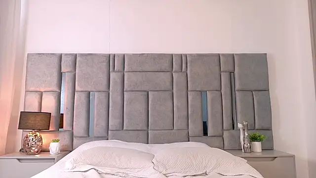 Karla Hudsson online show from November 6, 1:26 pm