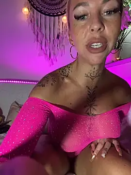 CheekyChels online show from September 24, 6:14 pm