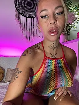 CheekyChels online show from September 23, 9:38 am