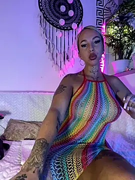 CheekyChels online show from October 2, 4:10 pm