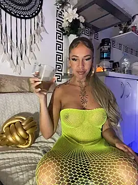 CheekyChels online show from March 19, 1:29 pm