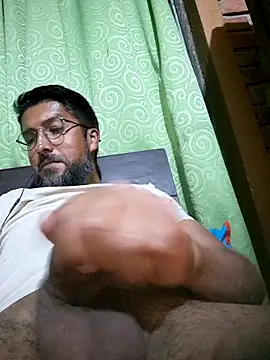 Snapshot of ElHades086 chatting on October 18, 3:19 am ElHades086 online show from October 18, 3:19 am