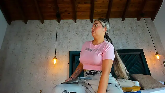 Marttina Ruiz online show from December 22, 7:25 pm