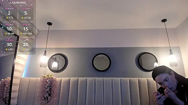 chelsea bolton  online show from February 24, 12:17 pm