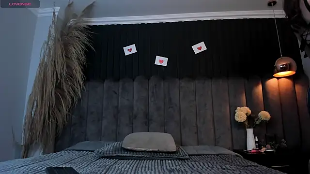 chelsea bolton  online show from February 18, 12:23 pm