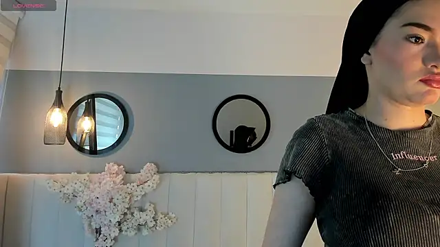 chelsea bolton  online show from March 19, 12:16 pm