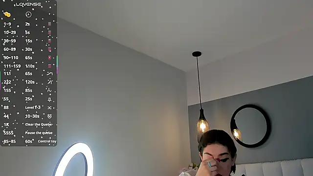 chelsea bolton  online show from March 23, 12:27 pm