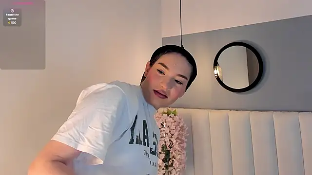 chelsea bolton  online show from March 22, 12:29 pm