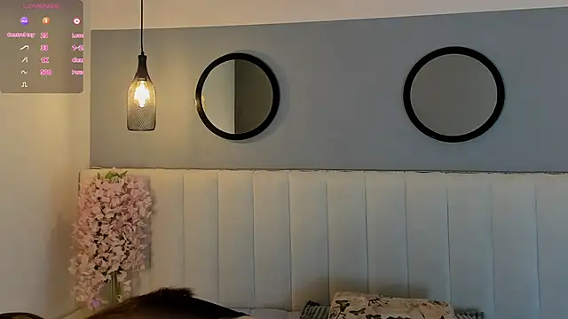 chelsea bolton  online show from March 8, 1:14 pm