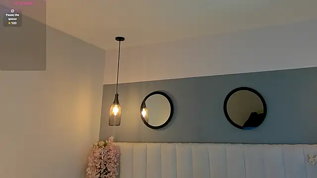 chelsea bolton  online show from April 3, 12:22 pm