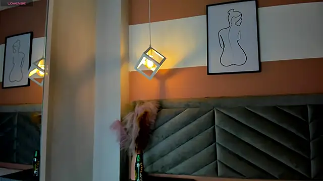 chelsea bolton  online show from December 22, 12:49 pm