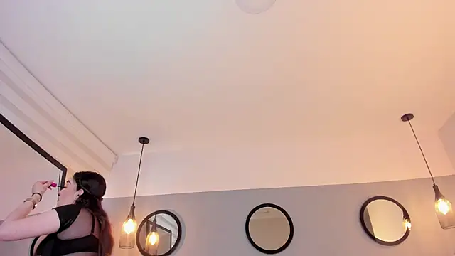 chelsea bolton  online show from May 23, 12:37 pm