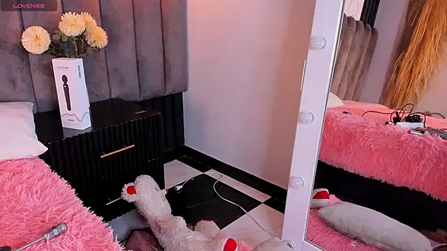 Snapshot of chelsea_bolton_ chatting on October 23, 1:10 pm chelsea bolton online show from October 23, 1:10 pm