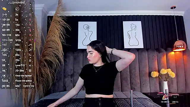 chelsea bolton  online show from February 1, 12:36 pm