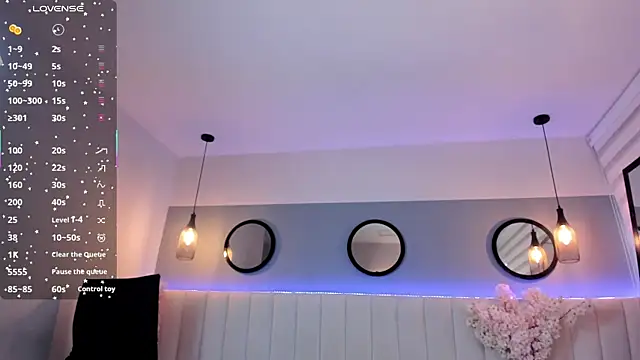 chelsea bolton  online show from May 19, 1:18 pm