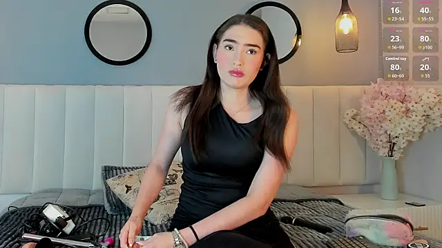 chelsea bolton  online show from February 5, 12:23 pm