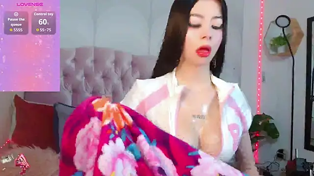 Snapshot of madison_oli chatting on October 11, 11:55 am madison oli online show from October 11, 11:55 am