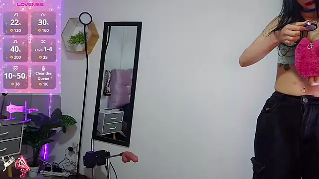 madison oli online show from October 30, 1:09 pm