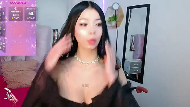 madison oli online show from November 11, 12:11 pm