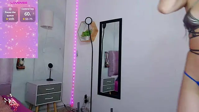 madison oli online show from November 21, 12:04 pm