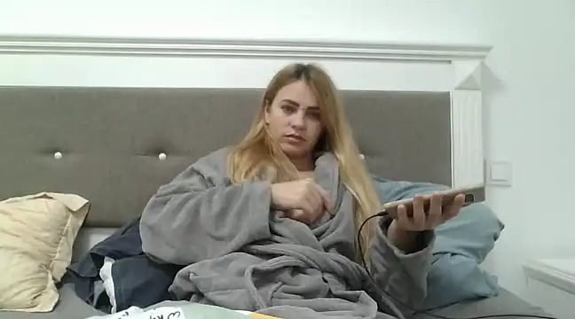 Snapshot of AnnaBell2025 chatting on January 18, 9:13 pm AnnaBell2025 online show from January 18, 9:13 pm