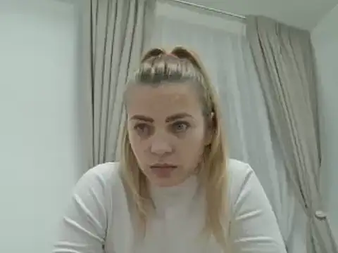 Snapshot of AnnaBell2025 chatting on January 13, 8:37 pm AnnaBell2025 online show from January 13, 8:37 pm