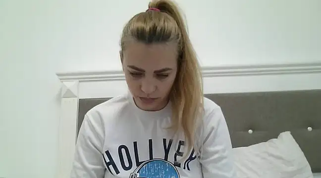 Snapshot of AnnaBell2025 chatting on January 13, 11:30 am AnnaBell2025 online show from January 13, 11:30 am