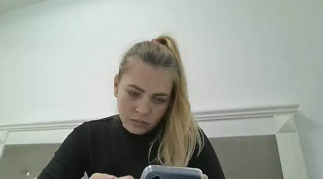 Snapshot of AnnaBell2025 chatting on February 14, 6:29 pm AnnaBell2025 online show from February 14, 6:29 pm