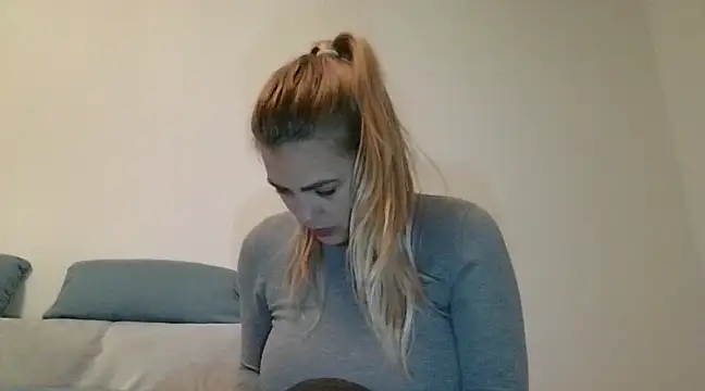 Snapshot of AnnaBell2025 chatting on January 11, 6:54 pm AnnaBell2025 online show from January 11, 6:54 pm