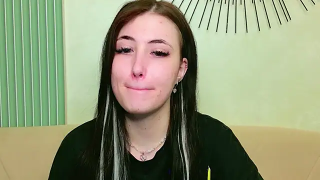 EmmaLawrens online show from May 24, 10:37 am