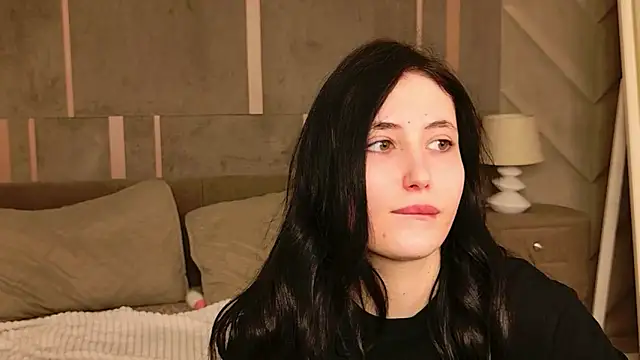 Snapshot of EmmaLawrens chatting on February 26, 10:26 am EmmaLawrens online show from February 26, 10:26 am