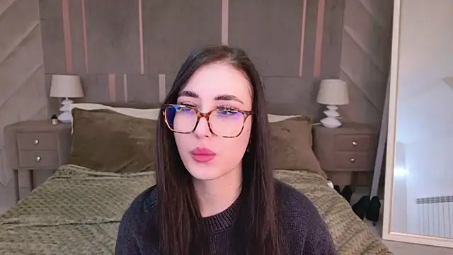 Snapshot of EmmaLawrens chatting on March 11, 10:51 am EmmaLawrens online show from March 11, 10:51 am